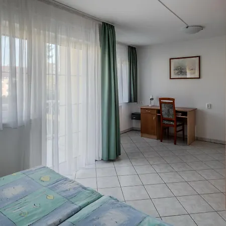 Amphora شقة فندقية 4*