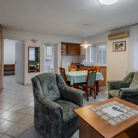 Amphora شقة فندقية 4*